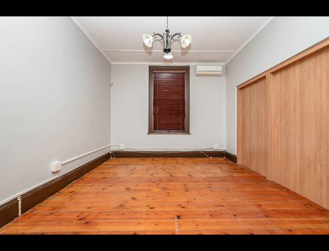 1,097M² BUILDING FOR SALE IN RICHMOND HILL